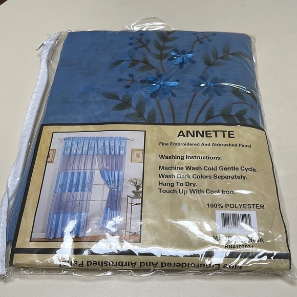 ❤️ 🆕 ANNETT Fine Embroidered And Airbrushed Panel - Picture 3 of 4